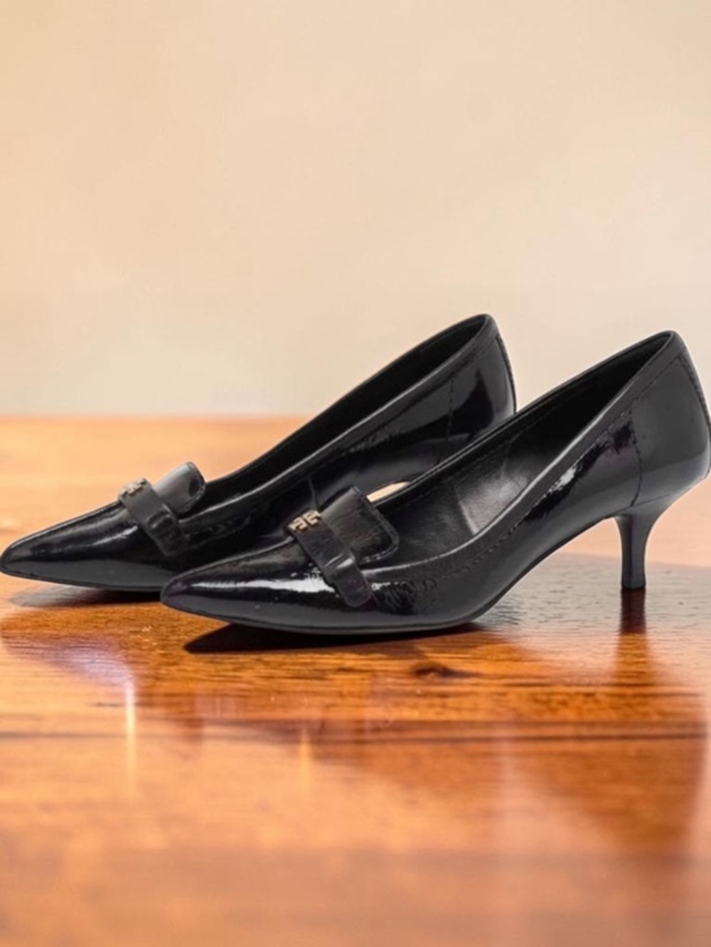Tory Burch Eliza Black Patent Kitten
Heel Shoes, Size 8.5 - Picture 1 of 7